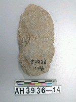 藏品(小型舌刃打製石斧)的圖片